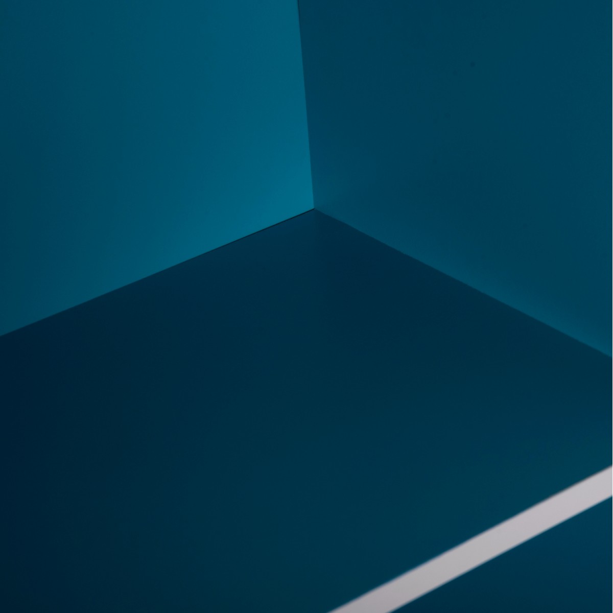 ΡΑΦΙΕΡΑ ΤΟΙΧΟΥ CUBICON HM9941.05 ΜΠΛΕ-ΛΕΥΚΗ ΜΕΛΑΜΙΝΗ 38,5x23,5x80Υεκ.