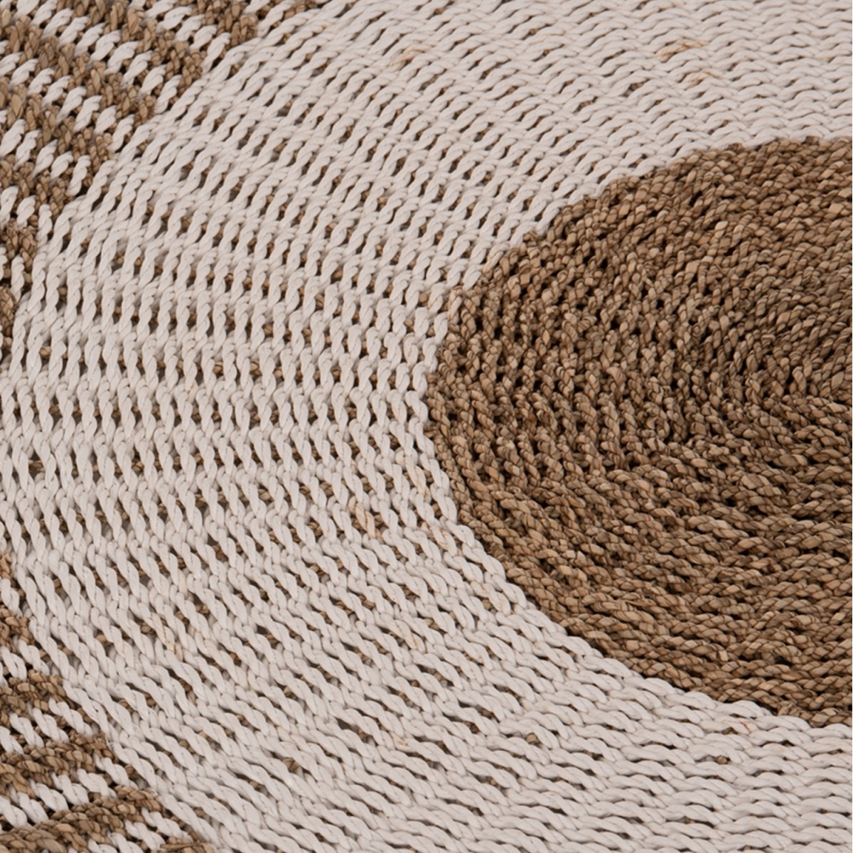 ΧΑΛΙ ΣΤΡΟΓΓΥΛΟ KIRKI HM7840 ΑΠΟ ΦΥΣΙΚΕΣ ΙΝΕΣ SEAGRASS ΛΕΥΚΟ-ΦΥΣΙΚΟ Φ120εκ