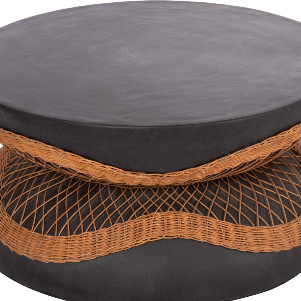 ΤΡΑΠΕΖΙ ΣΑΛΟΝΙΟΥ ΣΤΡΟΓΓΥΛΟ ANNA HM18157.01 FIBER CEMENT ΣΕ ΜΑΥΡΟ-ΦΥΣΙΚΟ RATTAN--Φ92x44.5Υεκ.